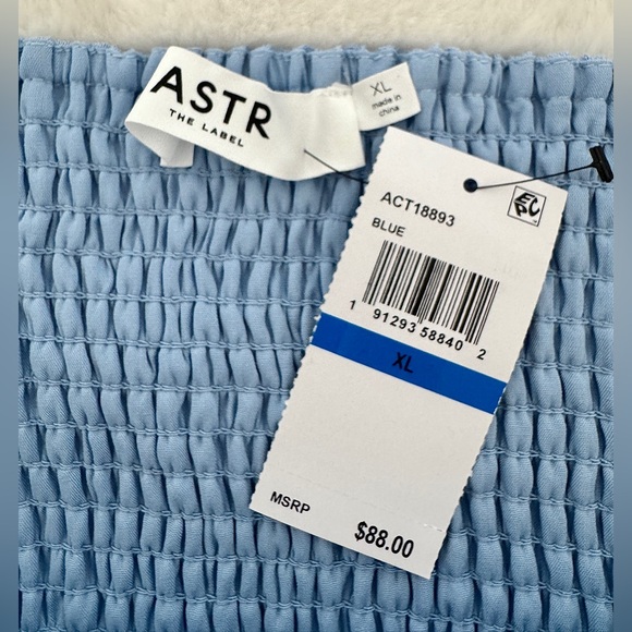 ASTR the Label Kiya Eyelet-Trim Crop Top, Size XL - NWT - Picture 6 of 9